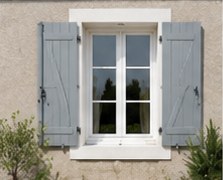 Volets battants provençaux sur mesure